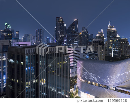 泰國曼谷市中心建築夜景 129569328