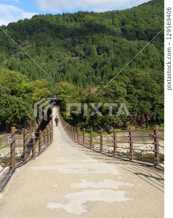 通往白川鄉的德愛橋 通往白川鄉的德愛橋 129569406