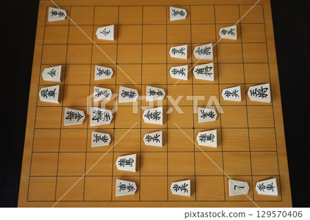 第 66 屆 O-i 冠軍賽第 2 場比賽的棋盤，棋手認輸 129570406