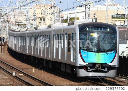 Seibu Railway 40000 series train heading towards Motomachi Chinatown on the Tokyu Toyoko Line Seibu Railway 40000 series train heading towards Motomachi Chinatown on the Tokyu Toyoko Line 129572302