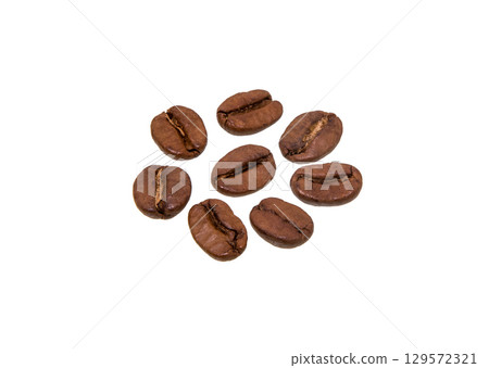 Roasted Coffee Beans isolated 129572321