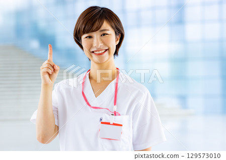 微笑的護士 129573010