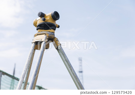 Image of surveying equipment at a construction site 129573420