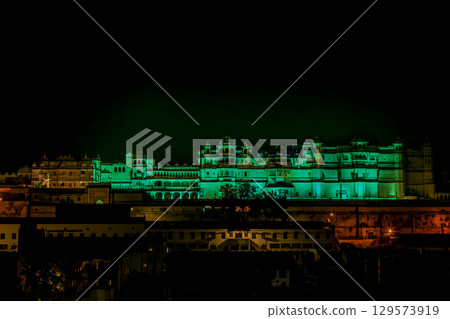 City Palace and Udaipur cityscape 129573919