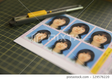 剪切證件照片的圖片 129576220