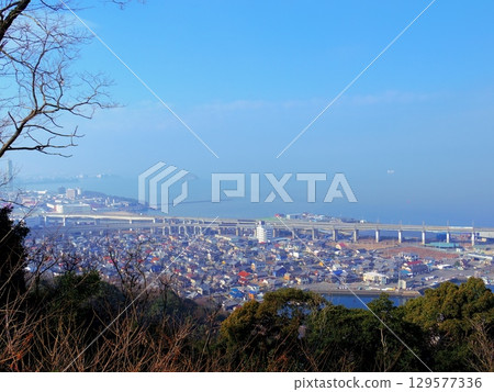 從松津山眺望的城鎮（香川縣宇多津町） 129577336
