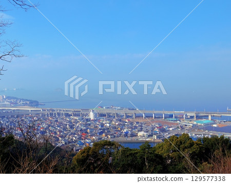 從松津山眺望的城鎮（香川縣宇多津町） 129577338