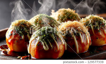 熱騰騰的章魚燒和香氣撲鼻的配料令人垂涎欲滴 129577339