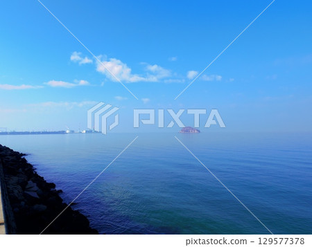 The Seto Inland Sea as seen from Utazu Rinkai Park (Utazu Town, Kagawa Prefecture) The Seto Inland Sea as seen from Utazu Rinkai Park (Utazu Town, Kagawa Prefecture) 129577378