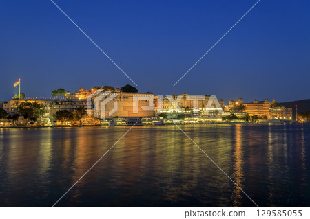 City Palace seen from Ambrai Ghat City Palace seen from Ambrai Ghat 129585055