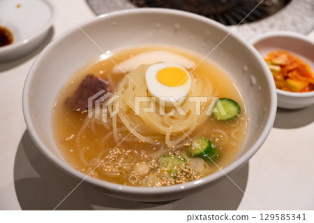 韓國 冷面 冷麵 水冷麵 食物 料理 물냉면 Naengmyeon スイレイメン 129585341
