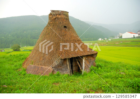 Nozawa Onsen Village Okanomine Ruins, located in the rice fields Nozawa Onsen Village Okanomine Ruins, located in the rice fields 129585347