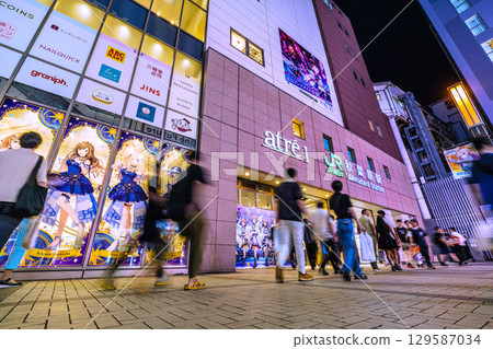 Tokyo cityscape, Japan, August 13. Akihabara is bustling with young people and foreign tourists even at night (8:39 p.m.). Tokyo cityscape, Japan, August 13. Akihabara is bustling with young people and foreign tourists even at night (8:39 p.m.). 129587034