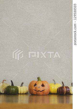 Halloween pumpkin with copy space Halloween pumpkin with copy space 129588503