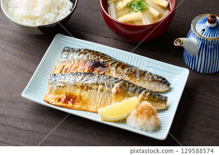 Grilled mackerel with salt Grilled mackerel with salt 129588574