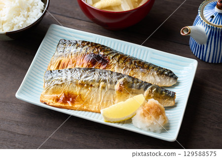 Grilled mackerel with salt Grilled mackerel with salt 129588575