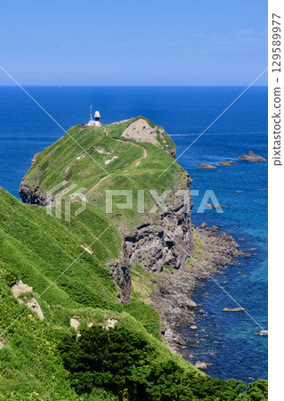 從神威岬（北海道積丹町）的觀景台眺望神威岩 129589977