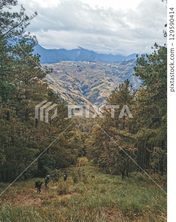 從山上看到的秋天風景 從山上看到的秋天風景 129590414