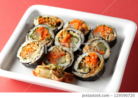 Korean-style seaweed roll kimbap Korean-style seaweed roll kimbap 129590720