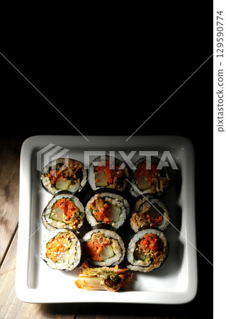 Korean-style seaweed roll kimbap Korean-style seaweed roll kimbap 129590774