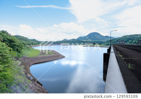 南川水壩2025年：水位因缺水而下降 129593109