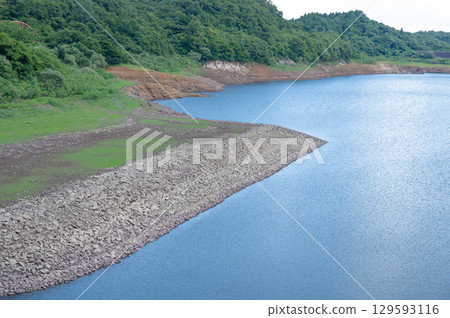 Minamikawa Dam 2025: Water level drops due to water shortage 129593116