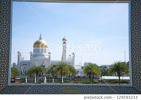 Sultan Omar Ali Saifuddien Mosque (commonly known as the Old Mosque) Sultan Omar Ali Saifuddien Mosque (commonly known as the Old Mosque) 129593233