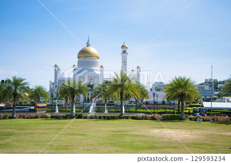 Panoramic view of the Old Mosque in Brunei 129593234
