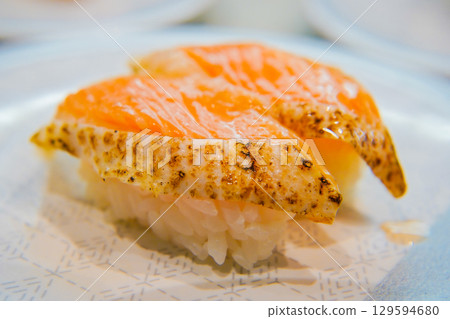 烤三文魚壽司 129594680