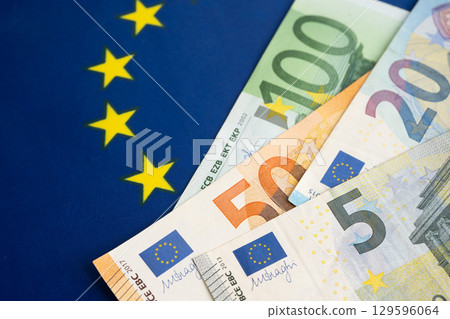 Euro banknote cash money, finance economic banking business exchange market. Euro banknote cash money, finance economic banking business exchange market. 129596064