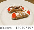 義大利傳統甜點－Cannoli 129597497