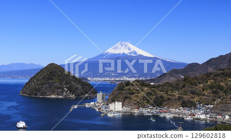 從三津濱眺望駿河灣和富士山 從三津濱眺望駿河灣和富士山 129602818