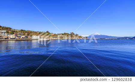 從三津濱眺望駿河灣和富士山 129602838