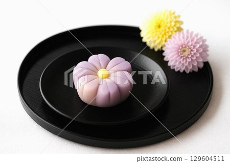 菊花與日式點心的絕妙搭配：當季日式點心大全 129604511