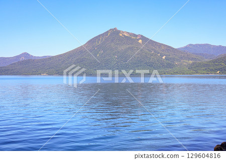 支笏湖(北海道,7 月) 支笏湖(北海道,7 月) 129604816