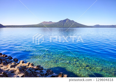 支笏湖(北海道,7 月) 支笏湖(北海道,7 月) 129604818