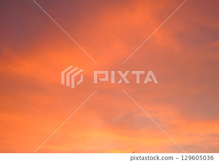 一片染紅的雲 一片染紅的雲 129605036