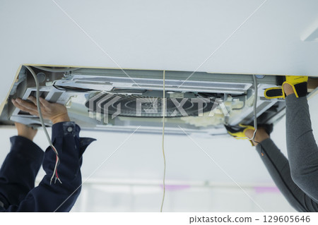 Commercial air conditioner replacement work 129605646