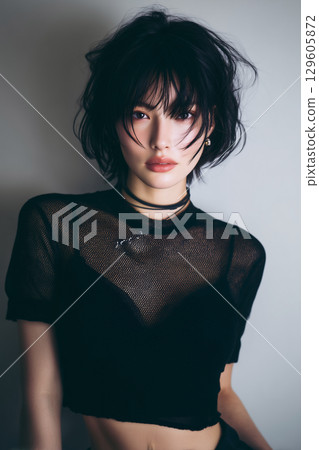 Translucent black and a strong gaze: portraits in street fashion 129605872
