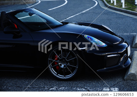 有光澤的黑色敞篷車 有光澤的黑色敞篷車 129606653