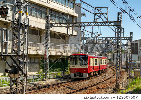 Train seen from Yokohama Station 129607507