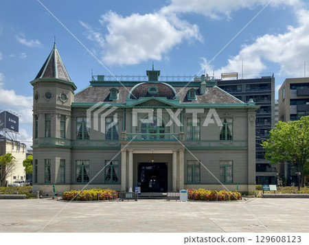 Front view of the former Fukuoka Prefectural Public Hall VIP building, Fukuoka City, Fukuoka Prefecture, clear weather. 129608123