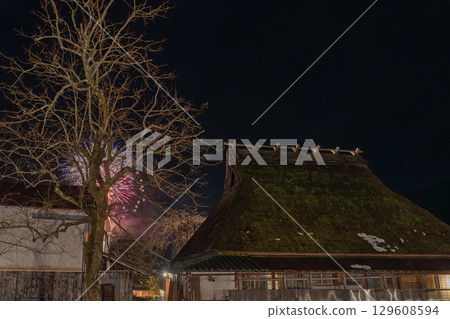 Winter fireworks at Kayabuki Village in Miyama Town, Nantan City, Kyoto Prefecture 129608594