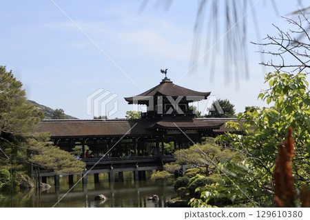 京都歷史悠久的南禪寺的初夏風景 京都歷史悠久的南禪寺的初夏風景 129610380
