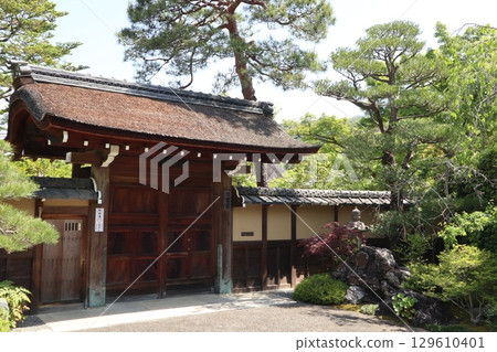 Early summer scenery at the historic Nanzenji Temple in Kyoto Early summer scenery at the historic Nanzenji Temple in Kyoto 129610401