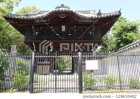 Early summer scenery at the historic Nanzenji Temple in Kyoto Early summer scenery at the historic Nanzenji Temple in Kyoto 129610402