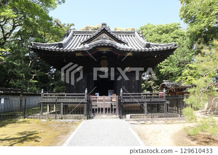 京都歷史悠久的南禪寺的初夏風景 129610433