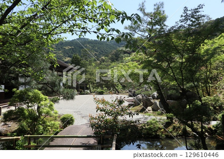 京都歷史悠久的南禪寺的初夏風景 129610446