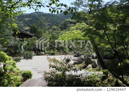 京都歷史悠久的南禪寺的初夏風景 129610447