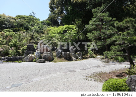 Early summer scenery at the historic Nanzenji Temple in Kyoto 129610452